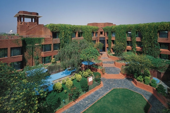 itc-mughal-agra-esterno