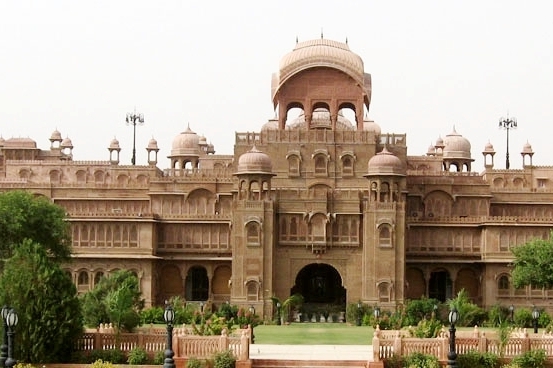 laxmi-niwas-palace-bikaner-facciata