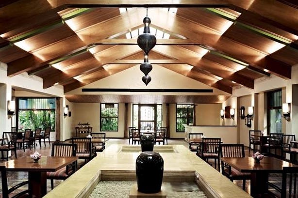 vivanta-by-taj-connemara-chennai-ristorante