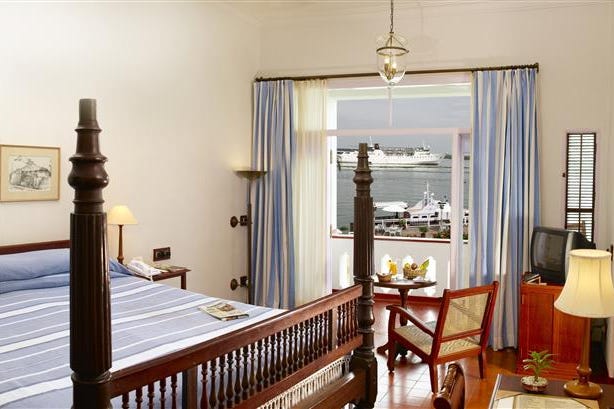 Bedroom of the Brunton Boatyard Hotel in Cochin in India
