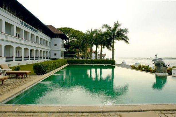 Swimming pool of the Brunton Boatyard Hotel in Cochin in India