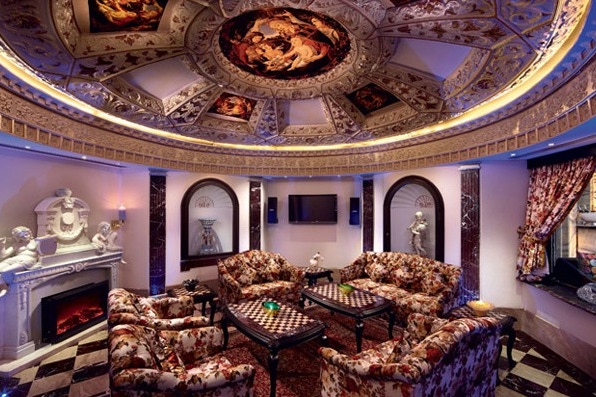the-royal-plaza-hotel-delhi-hall
