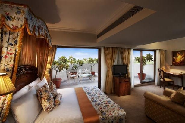 the-royal-plaza-hotel-delhi-suite