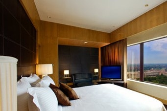 Bedroom of Le Méridien in Delhi in India