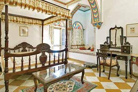 Bedroom in Alsisar Haveli in Jaipur in India