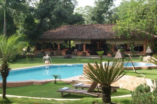 Swimming pool of the Tuli Tiger Resort in Kanha National Park in India