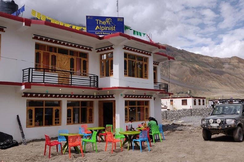 kaza-the-alpinist-cafe-e-retreat