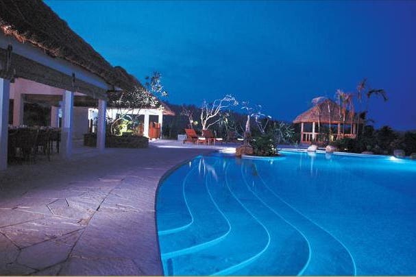 taj-green-cove-resort-kovalam-piscina2