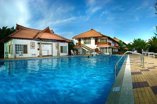 backwater-ripples-kumarakom-piscina