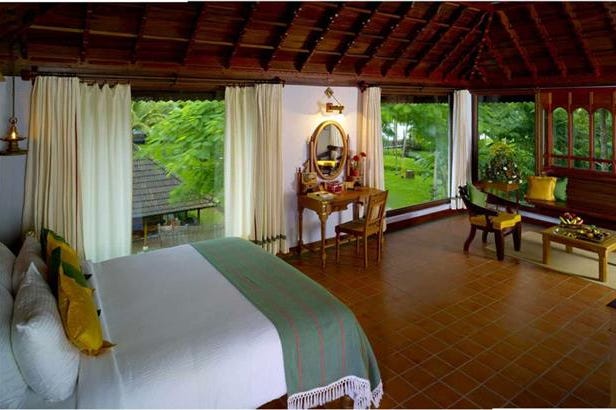 Bedroom of the Kumarakom Lake Resort in Kumarakom in India