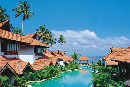 Swimming pool of the Kumarakom Lake Resort in Kumarakom in India