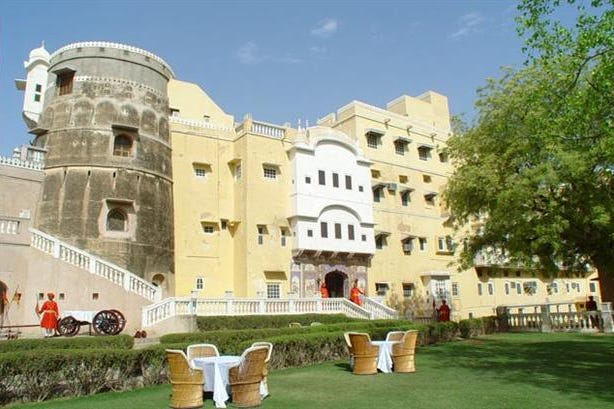 castle-mandawa-mandawa-facciata