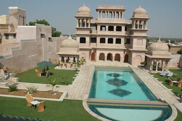 castle-mandawa-mandawa-piscina