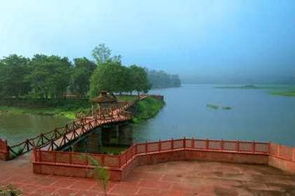 malwa-resort-mandu-giardino2