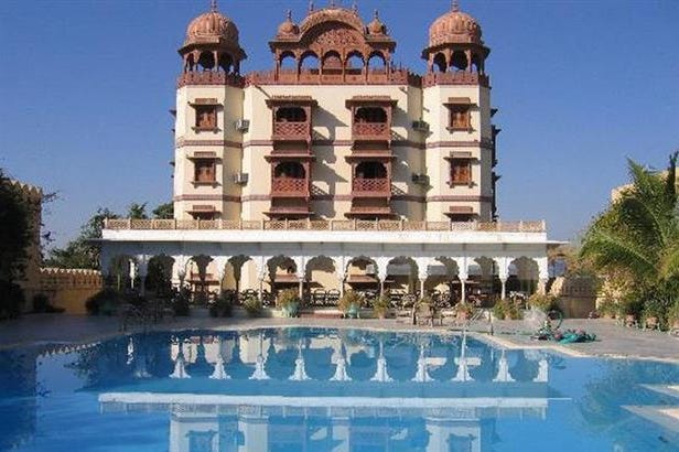 Swimming pool of the Jagat Palace in Pushkar in India