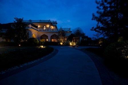 ananda-in-the-himalayas-narendranagar-facciata