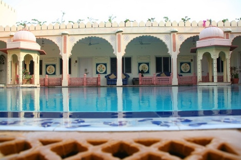 Swimming pool of the Rohet Garh in India