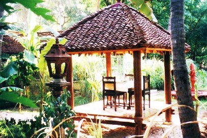 Garden of the Indeco Hotel in Swamimalai in India