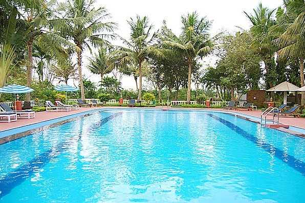 ideal-river-view-tanjore-piscina2