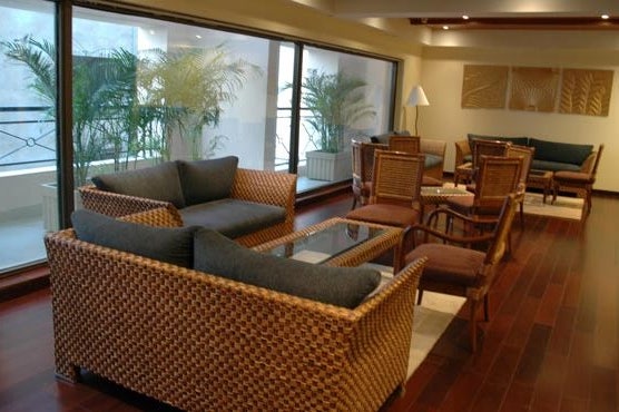 radisson-varanasi-club-lounge