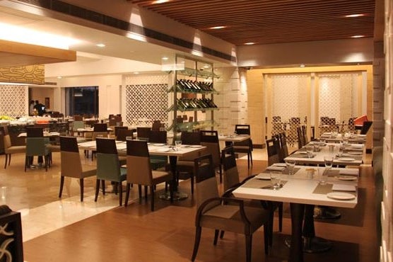 radisson-varanasi-coffe-shop