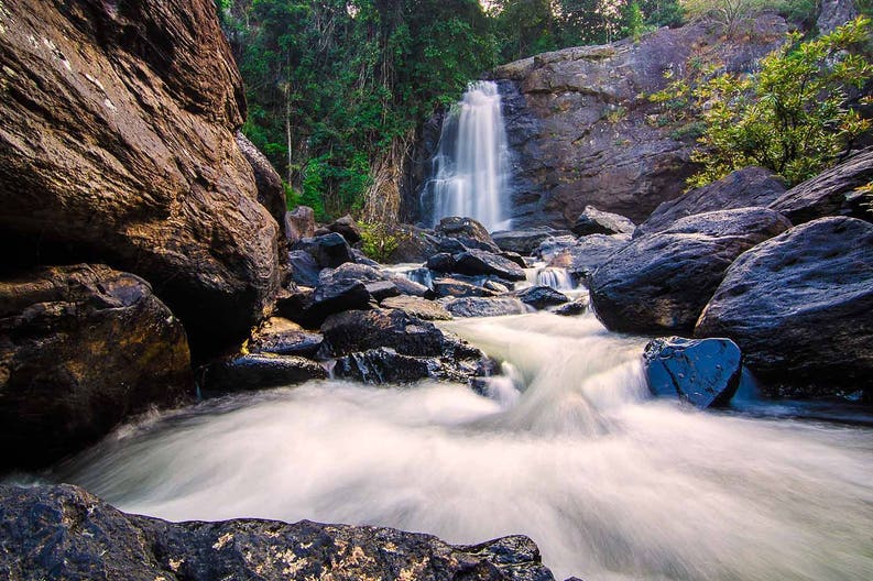 india-wayanad-soojipara-waterfalls