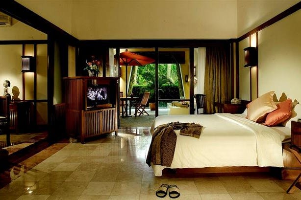 Bedroom of the Novotel Bogor in Indonesia