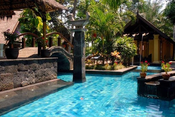 Outdoor swimming pool of the Novotel Bogor in Indonesia
