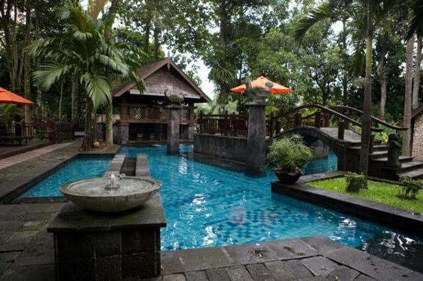 Outdoor swimming pool of the Novotel Bogor in Indonesia