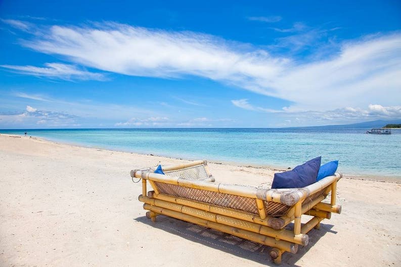 indonsia-gili-islands-beach