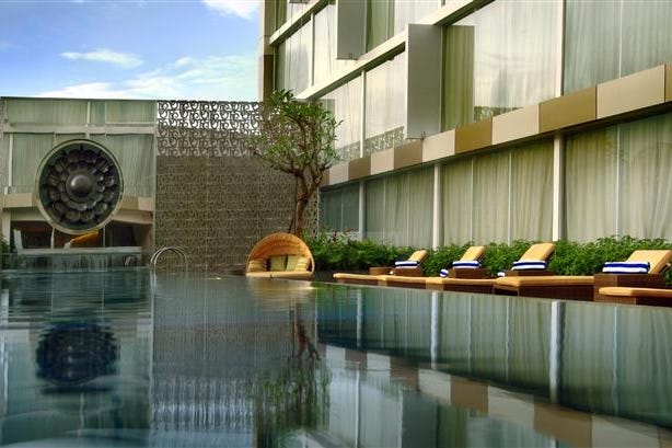 grand-aston-yogyakarta-piscina