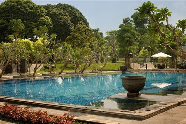 Piscina del Royal Ambarukmo Resort a Jogjakarta in Indonesia