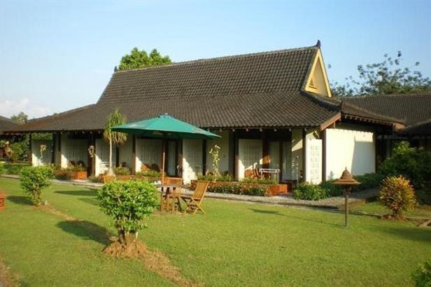 Garden of the Manohara Resort in Magelang in Indonesia
