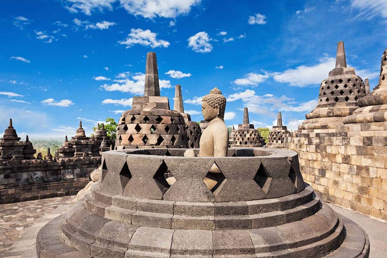 indonesia-borobudur-buddha-statue