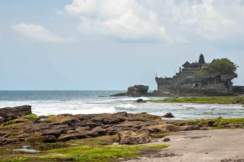 Vista del tempio Tanah Lot in Indonesia