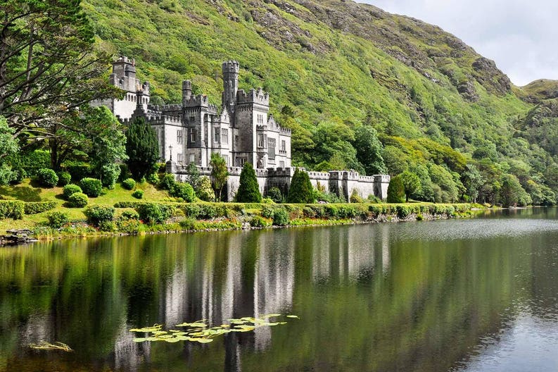 ireland-kylemore-abbey