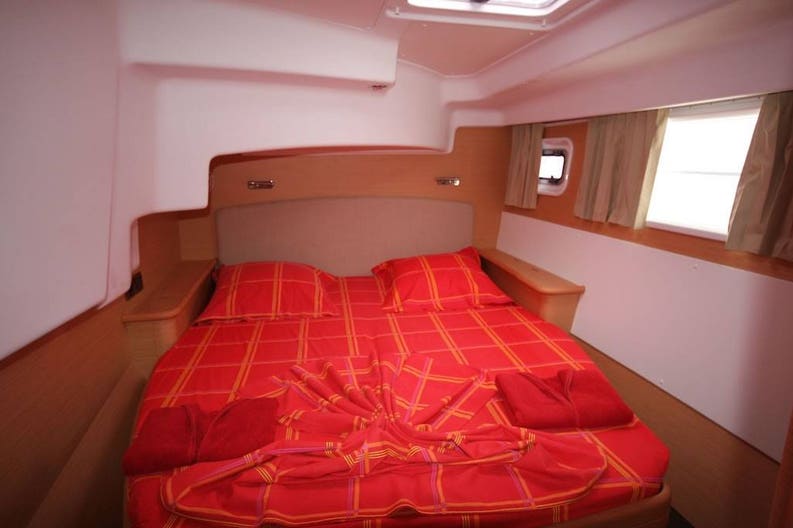 Lagoon 440 cabin