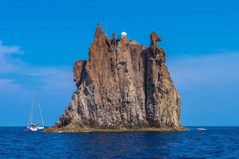 Strombolicchio a Stromboli nelle Eolie Eolie Stromboli Strombolicchio