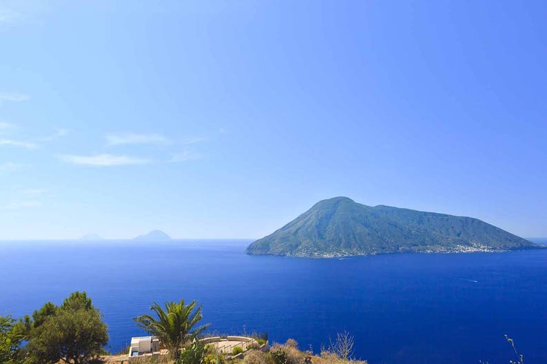 Filicudi, Alicudi e Salina nelle Eolie Eolie Filicudi Alicudi Salina