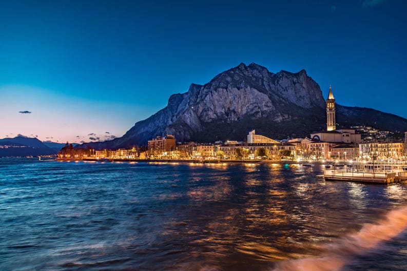 italy-lecco-by-night