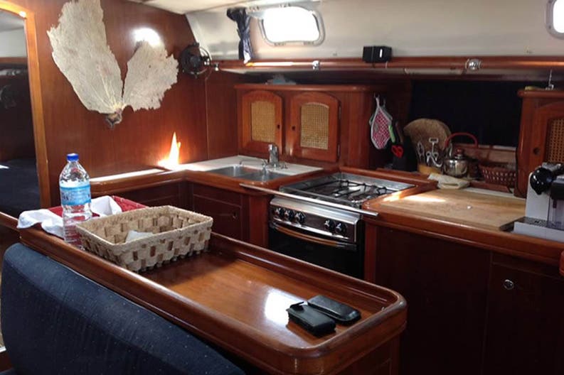 Kitchen of Beneteau 50 / Spiritu de Sardigna