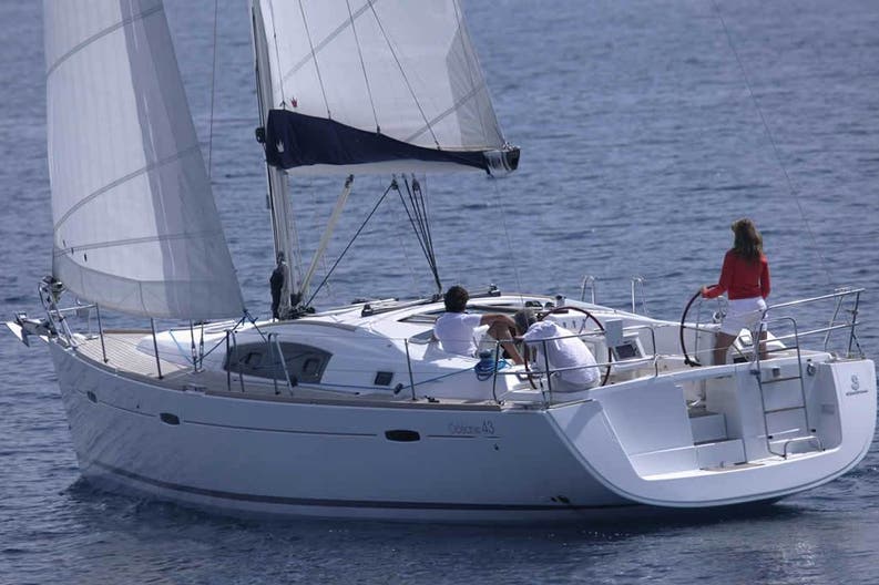 beneteau-oceanis-43-02