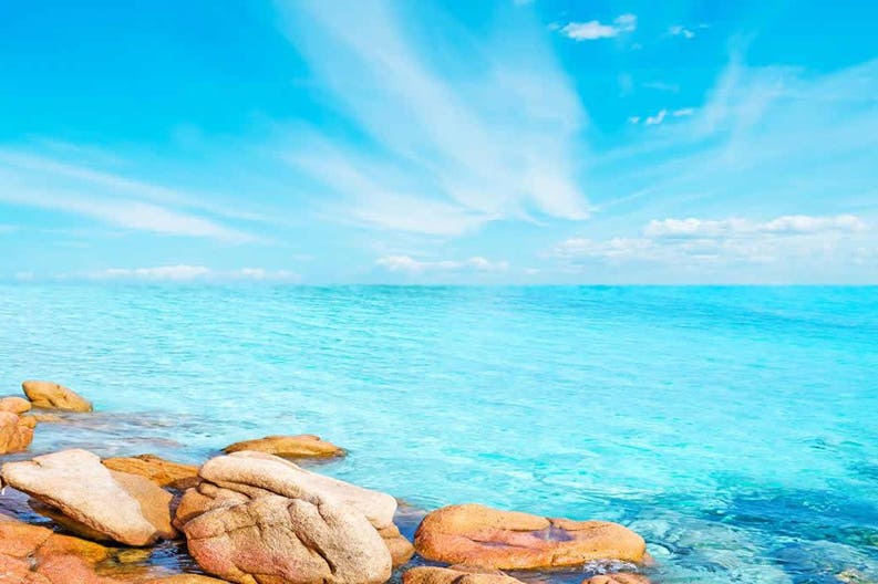 Mare cristallino della Sardegna in Italia
