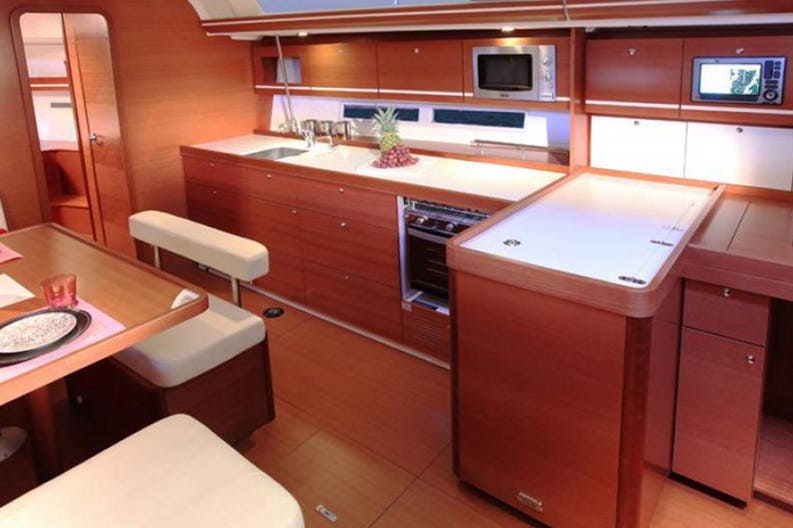 Dufour 450