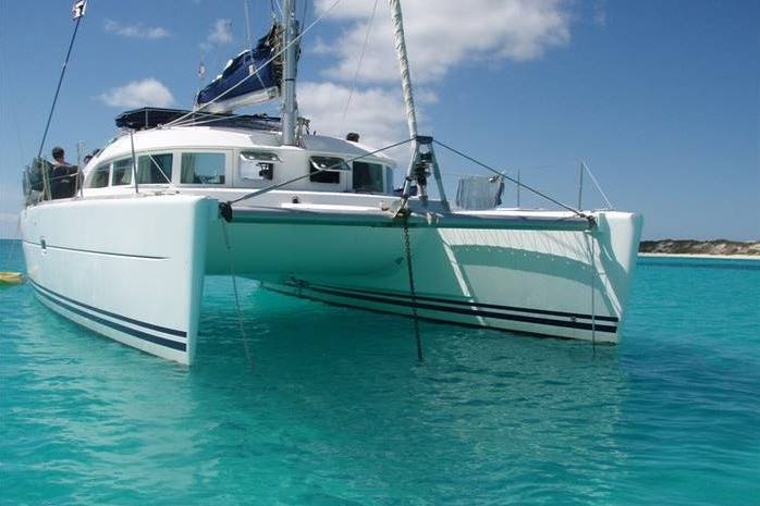 lagoon-380-esterna-2