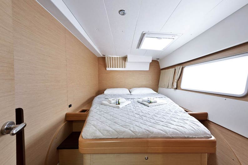 Lagoon 420 cabin