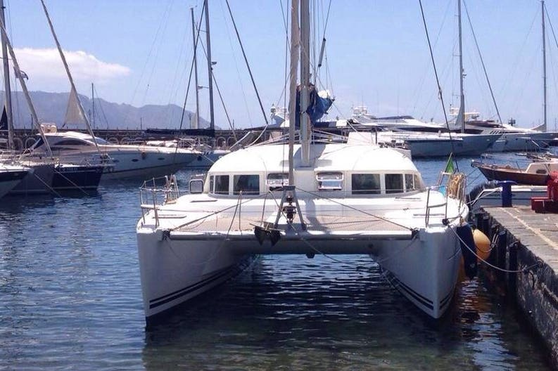 charter catamarano egadi