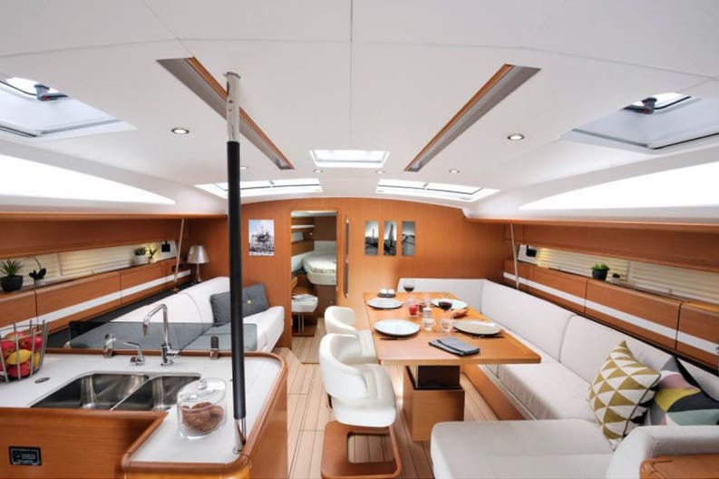 jeanneau-jeanneau53-interior-01