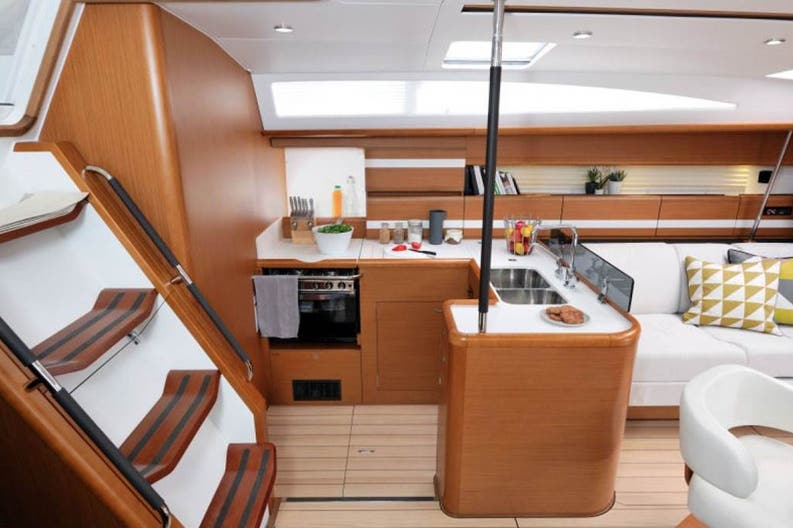 jeanneau-jeanneau53-interior-02