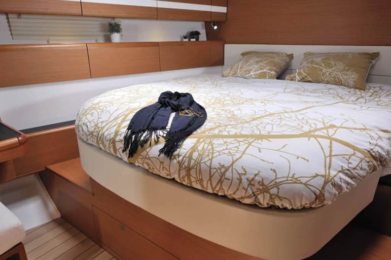 jeanneau-jeanneau53-interior-03